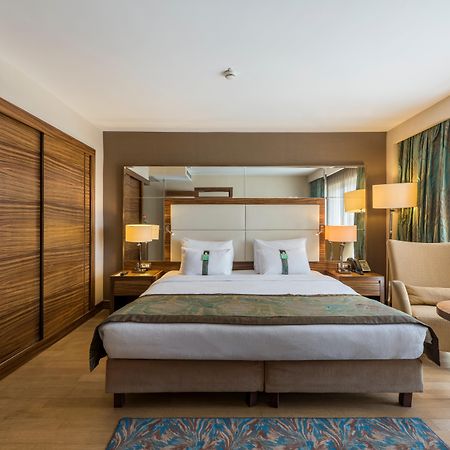 Holiday Inn Sisli By Ihg Estambul Exterior foto