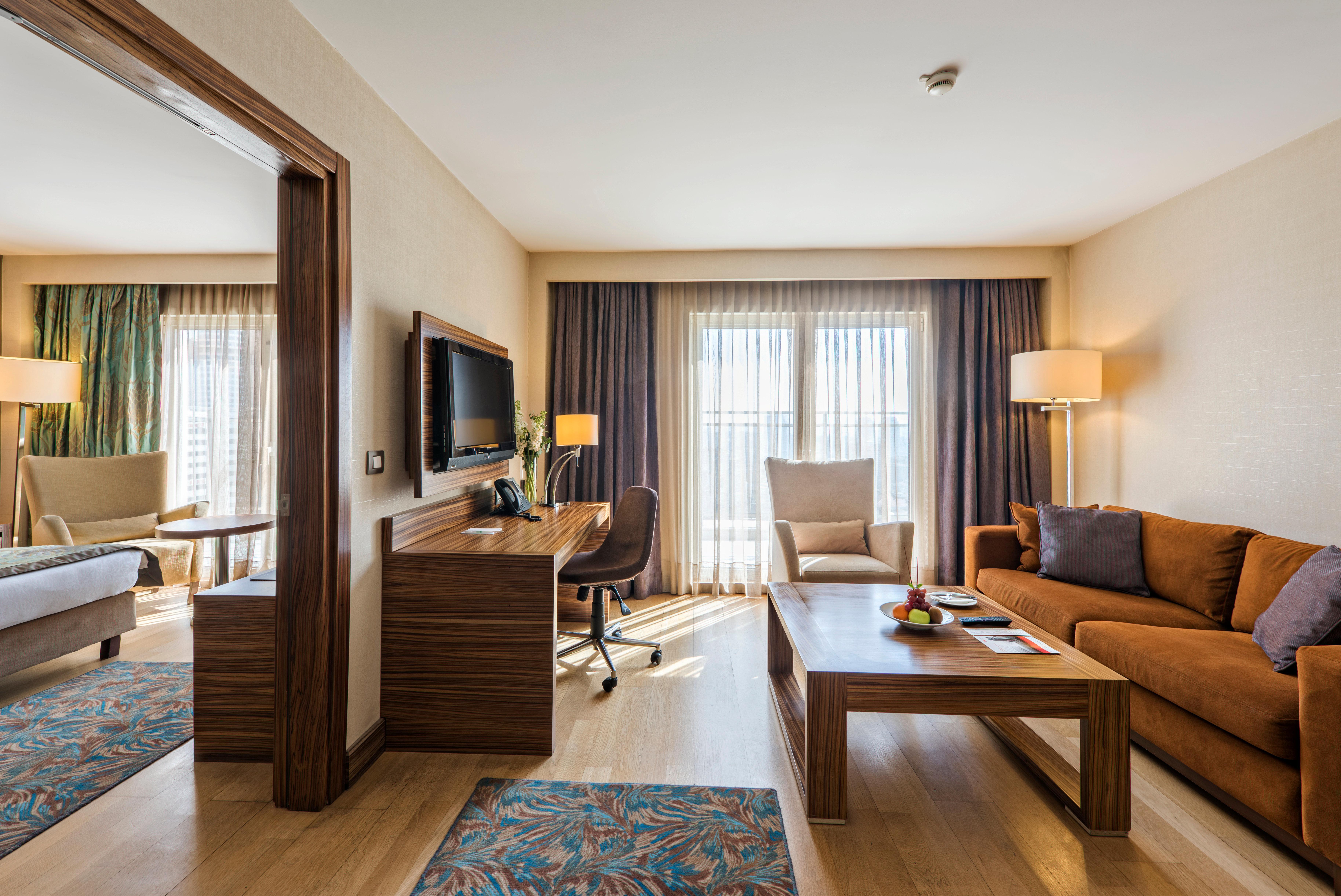 Holiday Inn Sisli By Ihg Estambul Exterior foto