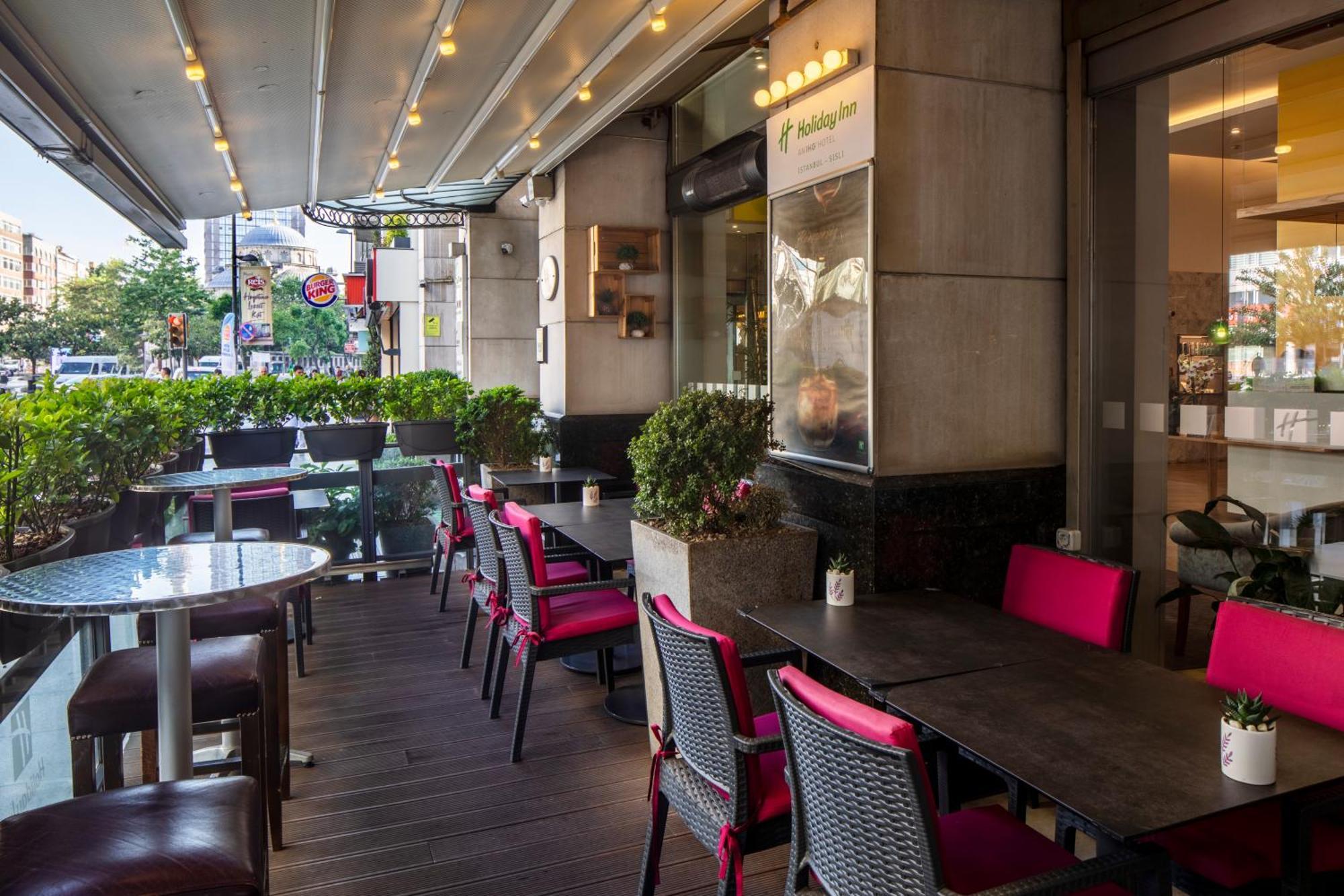 Holiday Inn Sisli By Ihg Estambul Exterior foto