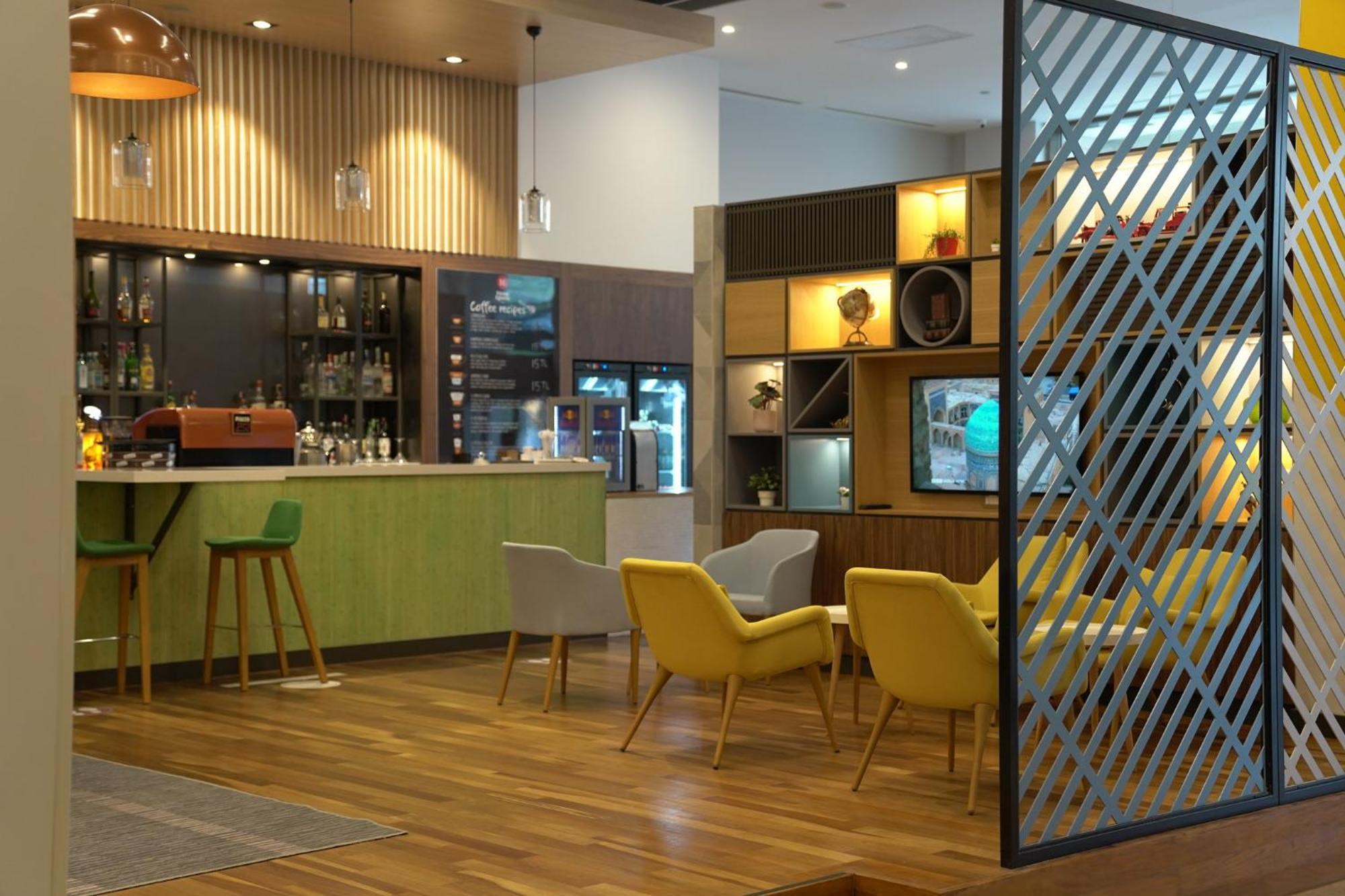 Holiday Inn Sisli By Ihg Estambul Exterior foto