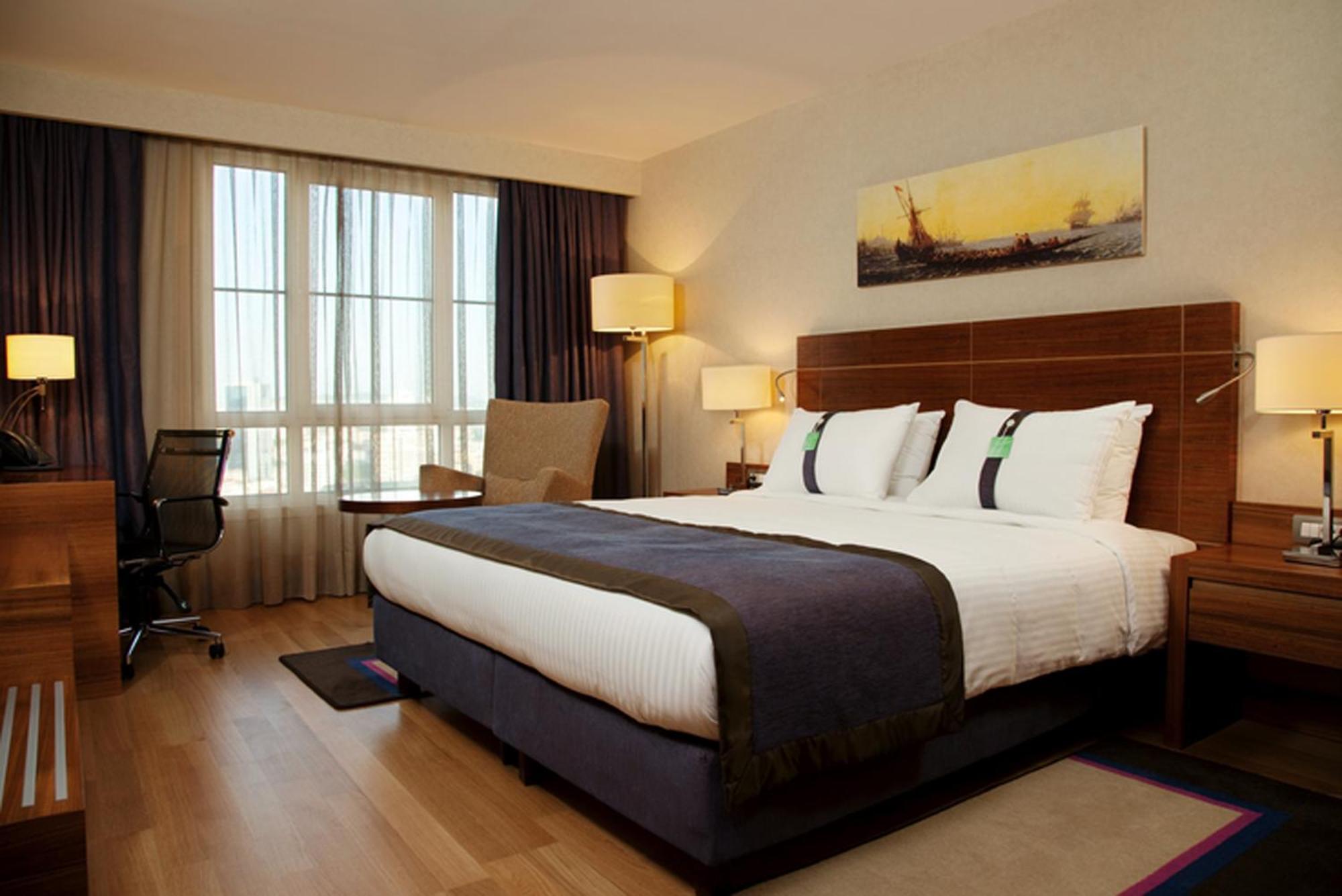 Holiday Inn Sisli By Ihg Estambul Exterior foto