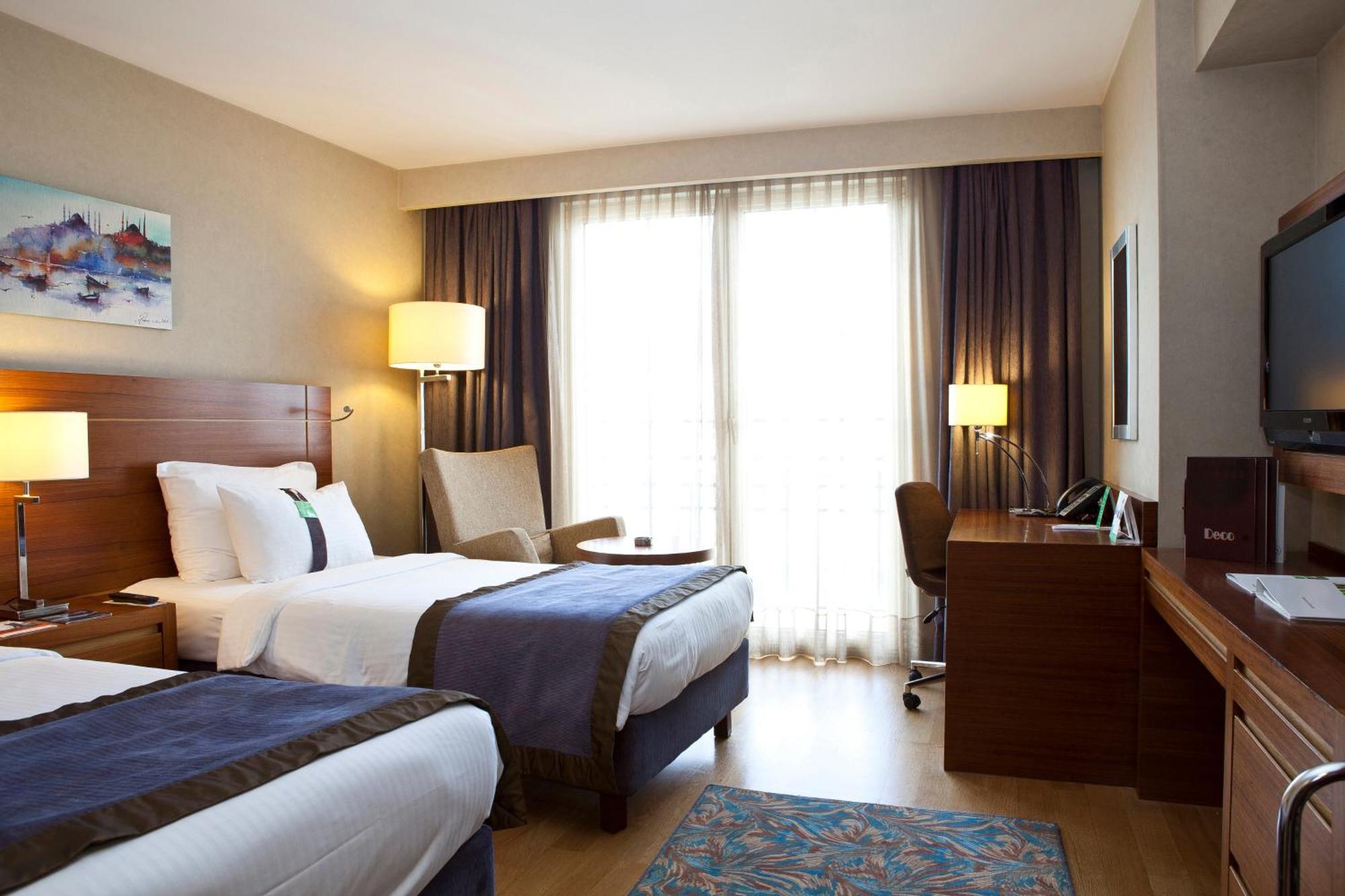 Holiday Inn Sisli By Ihg Estambul Exterior foto